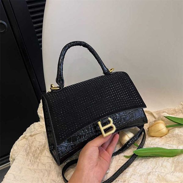 19% off 2023 fashion grade portable small square for women in new trendy niche design single shoulder fashionable and versatile western-styl
19% off 2023 fashion grade portable small square for women in new trendy niche design single shoulder fashionable and versatile western-styl