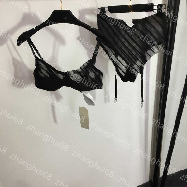 23ss two-piece swimsuit womens bikini designer bathing suit bikini swimwear gg embroidered lace suspender underwear lace-up design briefs se, White;black
23ss two-piece swimsuit womens bikini designer bathing suit bikini swimwear gg embroidered lace suspender underwear lace-up design briefs se, White;black