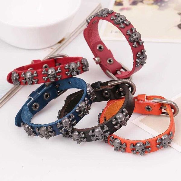 jewelry wholesale multicolor punk skull genuine leather bracelet cattle, Golden;silver
jewelry wholesale multicolor punk skull genuine leather bracelet cattle, Golden;silver