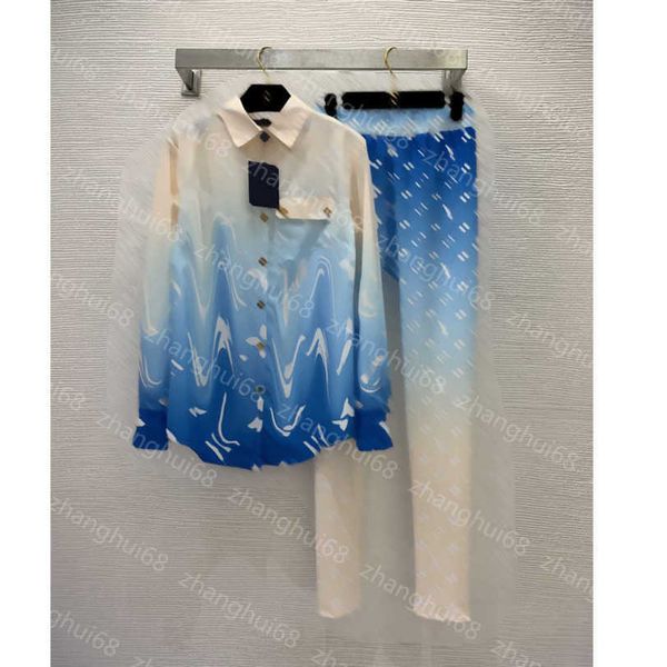 23ss women set shirt set womens designer clothing new gradually changing letter logo printed long sleeve shirt high waist elastic slim leggi, White
23ss women set shirt set womens designer clothing new gradually changing letter logo printed long sleeve shirt high waist elastic slim leggi, White