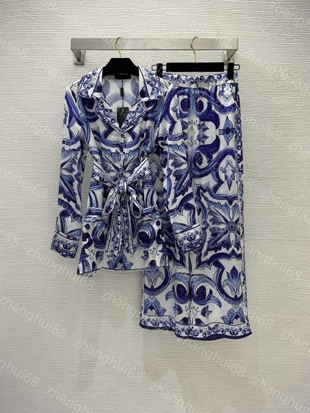 23ss womens designer clothing women set shirt set blue and white porcelain print bouquet waist lapel long sleeve shirt elastic waist wide le
23ss womens designer clothing women set shirt set blue and white porcelain print bouquet waist lapel long sleeve shirt elastic waist wide le