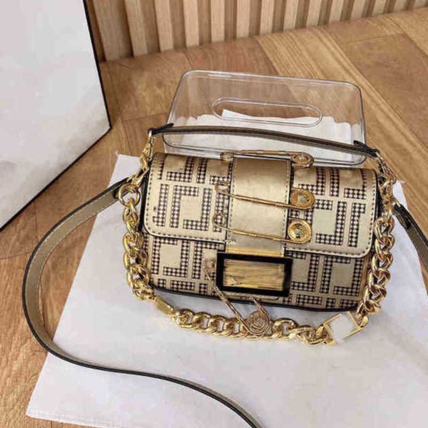 pin baguette bag chains crossbody letter axillary plain pu leather thread hasp hardware fashion lady wallet canvas lining 220629
pin baguette bag chains crossbody letter axillary plain pu leather thread hasp hardware fashion lady wallet canvas lining 220629