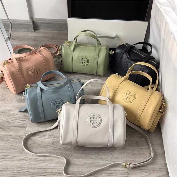 21% off 2023 fashion hand new pillow simple texture soft layer cowhide portable single shoulder crossbody double compartment genuine leather
21% off 2023 fashion hand new pillow simple texture soft layer cowhide portable single shoulder crossbody double compartment genuine leather