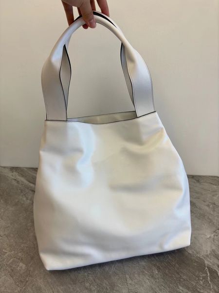 designer leather tote bag women's shoulder bag crossbody bag fashionable and versatile
designer leather tote bag women's shoulder bag crossbody bag fashionable and versatile
