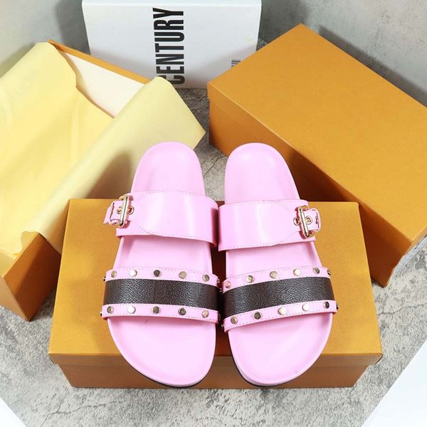 2023 designer leather ladies sandals summer flat shoes fashion beach women slippers letter drag, Black
2023 designer leather ladies sandals summer flat shoes fashion beach women slippers letter drag, Black