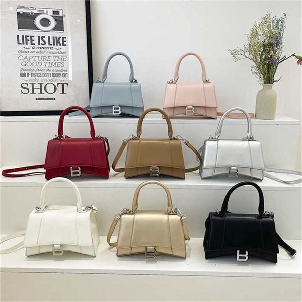 23% 2023 fashion handbag new handbag shoulder fashionable and versatile hourglass plain pattern advanced women's bag
23% 2023 fashion handbag new handbag shoulder fashionable and versatile hourglass plain pattern advanced women's bag
