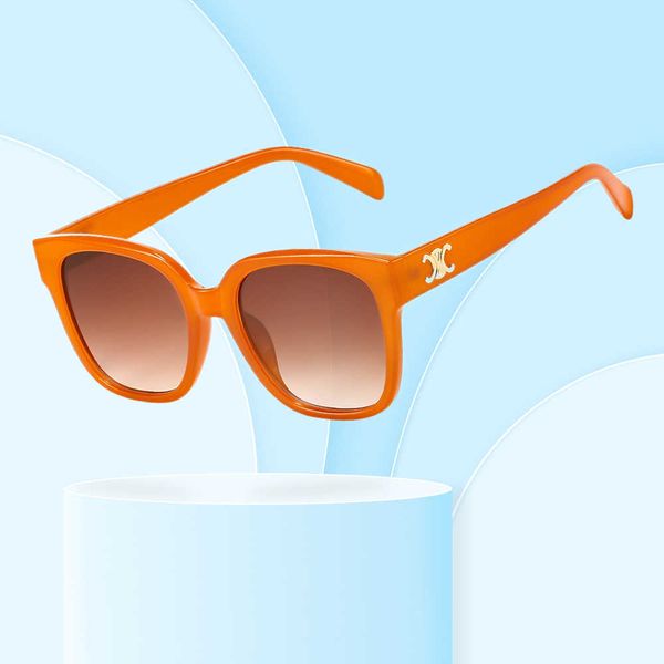 new box large frame fashionable trendy street ps runway shows sunglasses popular on the internet and same trend, White;black
new box large frame fashionable trendy street ps runway shows sunglasses popular on the internet and same trend, White;black