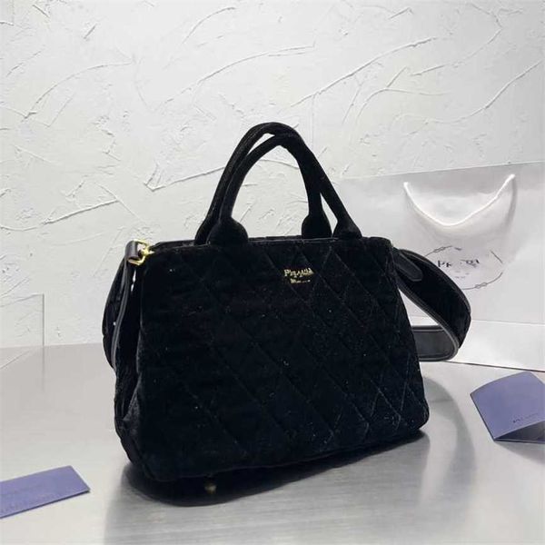 30% off 2023 handbag p family large capacity new black velvet women's fashion commuter shoulder popular tote bag
30% off 2023 handbag p family large capacity new black velvet women's fashion commuter shoulder popular tote bag