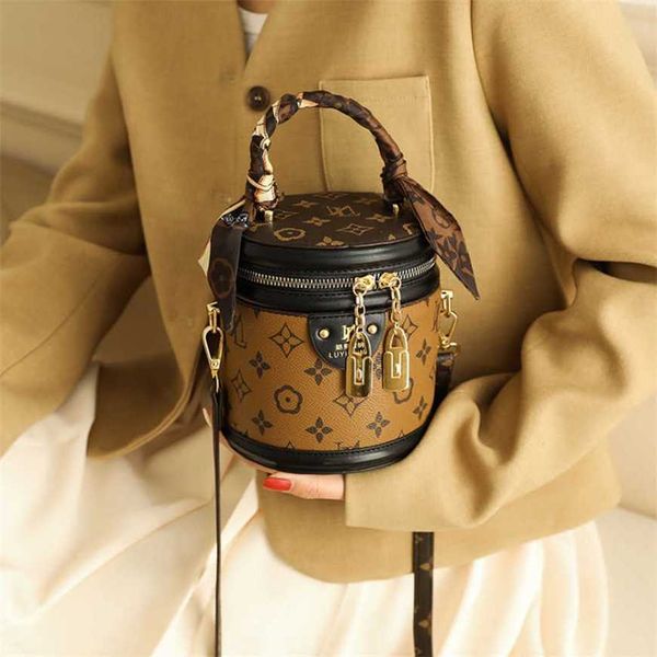 23% 2023 handbag advanced new fashion printed bucket bag casual women's one shoulder crossbody handbag
23% 2023 handbag advanced new fashion printed bucket bag casual women's one shoulder crossbody handbag