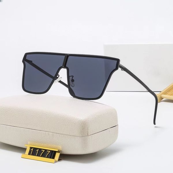 Designer style men's personality punk super cool large frame sunglasses women's luxury modern sense gradually changed color lenses exaggerated sunglasses
Designer style men's personality punk super cool large frame sunglasses women's luxury modern sense gradually changed color lenses exaggerated sunglasses