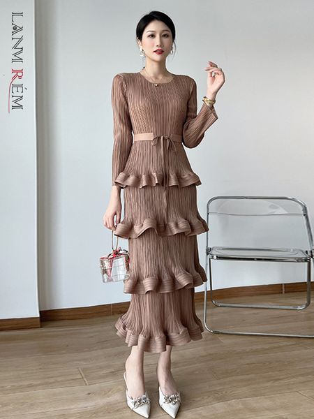 skirt lanmrem long pleated dres round neck solid color ruffles cake belt dresses multi layer female elegant clothing 2r6863 230511, Black;white
skirt lanmrem long pleated dres round neck solid color ruffles cake belt dresses multi layer female elegant clothing 2r6863 230511, Black;white