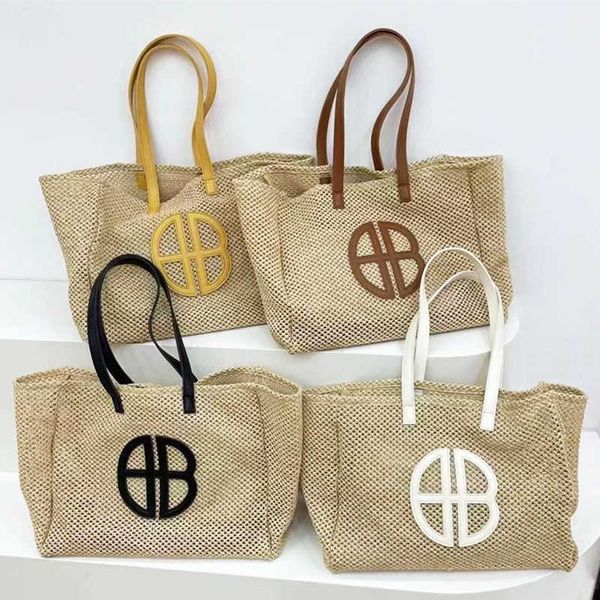 2023 summer designer knitting handbag straw beach storage bag high capacity travel shoulders bag handwork hollow out brand purse 230511
2023 summer designer knitting handbag straw beach storage bag high capacity travel shoulders bag handwork hollow out brand purse 230511