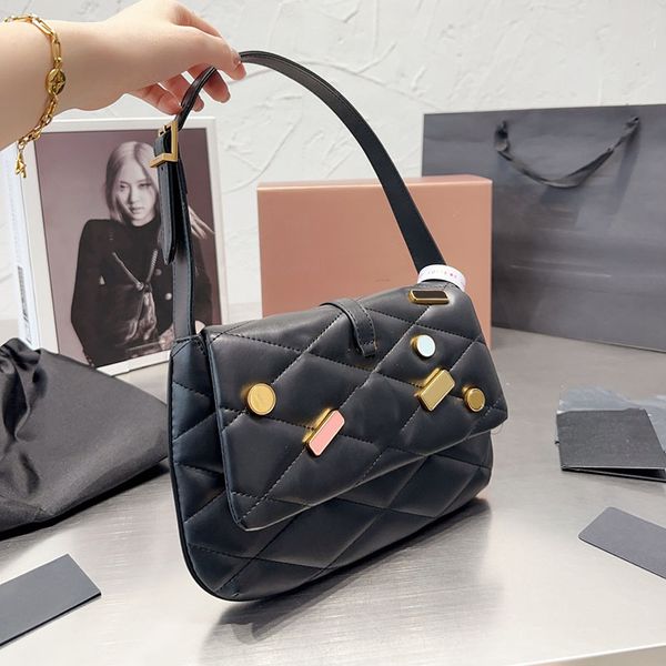 underarm hobo bags quilting shoulder bag shopping badge women handbags genuine leather handbag purse plain flap messenger fashion alphabet a
underarm hobo bags quilting shoulder bag shopping badge women handbags genuine leather handbag purse plain flap messenger fashion alphabet a