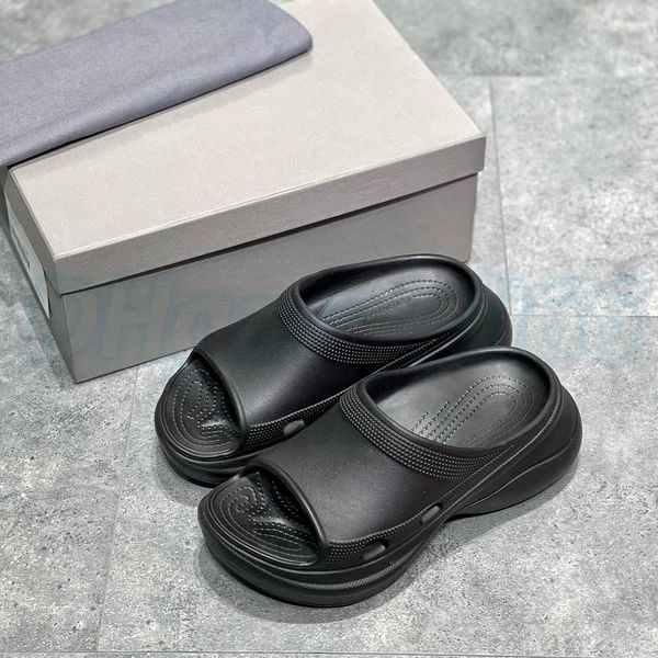 classics luxury sandal famous designer woman pool sandals slide rubber man foam thick platform shoe interlocking cut-out rubber sole flat sl, Black
classics luxury sandal famous designer woman pool sandals slide rubber man foam thick platform shoe interlocking cut-out rubber sole flat sl, Black