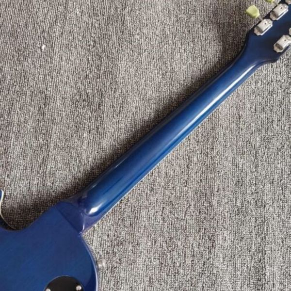 new mahogany fingerboard 6-string right-handed transparent blue electric guitar
new mahogany fingerboard 6-string right-handed transparent blue electric guitar