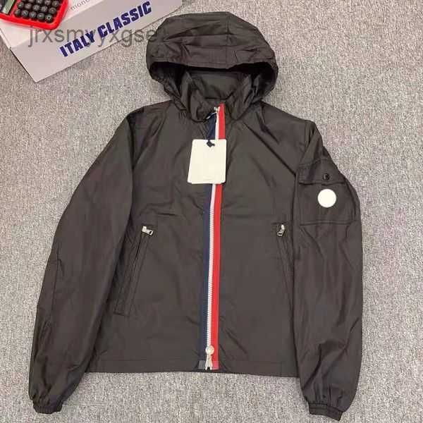 designer mens jackets france hidden cap bomber windshield embroidered badge jacket outerwear fashion hombre casual street coats 1 kxcq, Black;brown
designer mens jackets france hidden cap bomber windshield embroidered badge jacket outerwear fashion hombre casual street coats 1 kxcq, Black;brown
