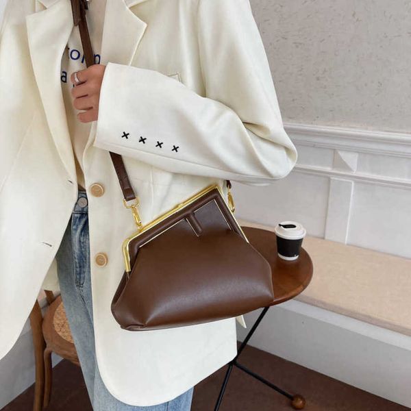 27% off 2023 fashion hand this year's popular for women's s new fashion ins niche autumn and winter single shoulder crossbody text
27% off 2023 fashion hand this year's popular for women's s new fashion ins niche autumn and winter single shoulder crossbody text