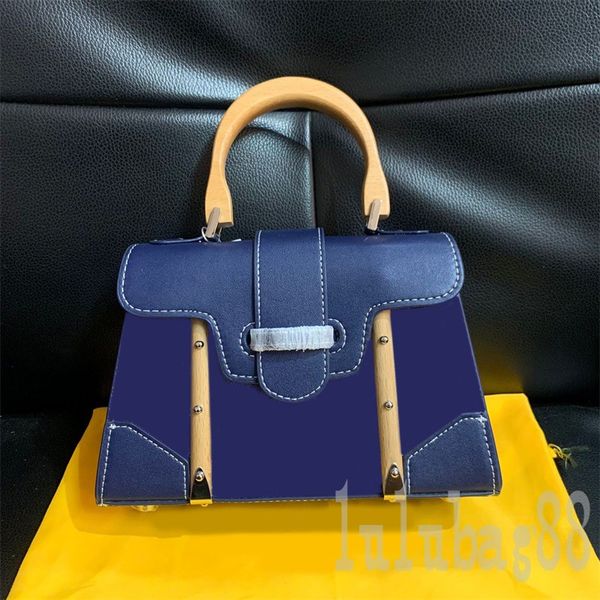 leathers men bags fashion retro shoulder bag lady square handle wood soft plain simple unique white bussiness christmas luxury handbag speci
leathers men bags fashion retro shoulder bag lady square handle wood soft plain simple unique white bussiness christmas luxury handbag speci