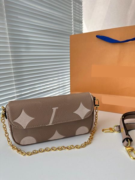 new designer bag crossbody bag shoulder bag makeup bag cosmetic bag chain bag wallet womens luxury handbag designer womens handbag pink hand
new designer bag crossbody bag shoulder bag makeup bag cosmetic bag chain bag wallet womens luxury handbag designer womens handbag pink hand