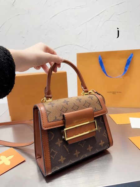 2023 shoulder bag 25cm classic letter keychain diagonal selling ladies luxury fashion designer messenger bags
2023 shoulder bag 25cm classic letter keychain diagonal selling ladies luxury fashion designer messenger bags
