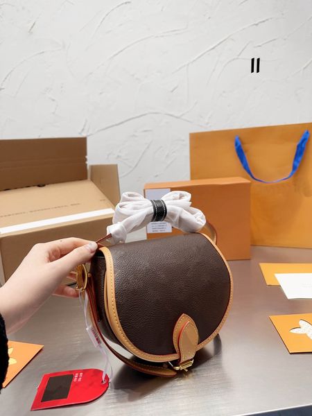 leather shoulder bag tambourin saddle ladies men's messenger bag luxury designer bag fashion shopping wallet camera bag
leather shoulder bag tambourin saddle ladies men's messenger bag luxury designer bag fashion shopping wallet camera bag