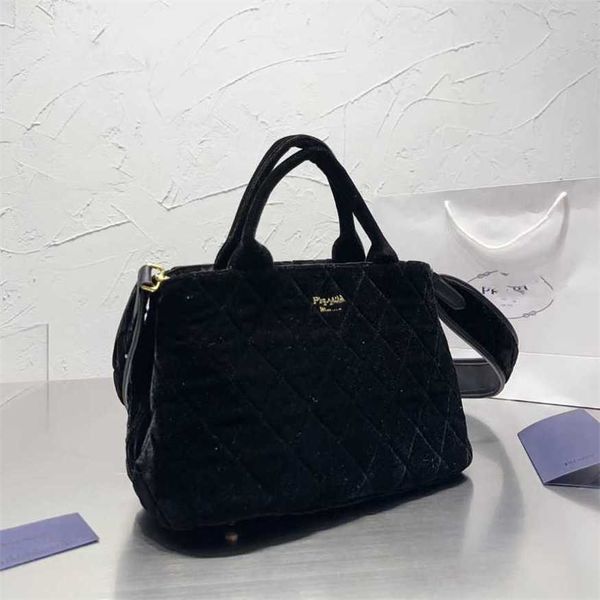21% off 2023 handbag p family large capacity new black velvet women's fashion commuter shoulder popular tote bag
21% off 2023 handbag p family large capacity new black velvet women's fashion commuter shoulder popular tote bag