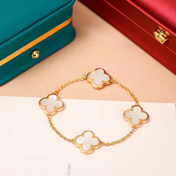 2023 clover bracelet designer jewelry luxury jelly bangle for women bracelet fashion classic women valentine's day gift engagement jewe, Black
2023 clover bracelet designer jewelry luxury jelly bangle for women bracelet fashion classic women valentine's day gift engagement jewe, Black