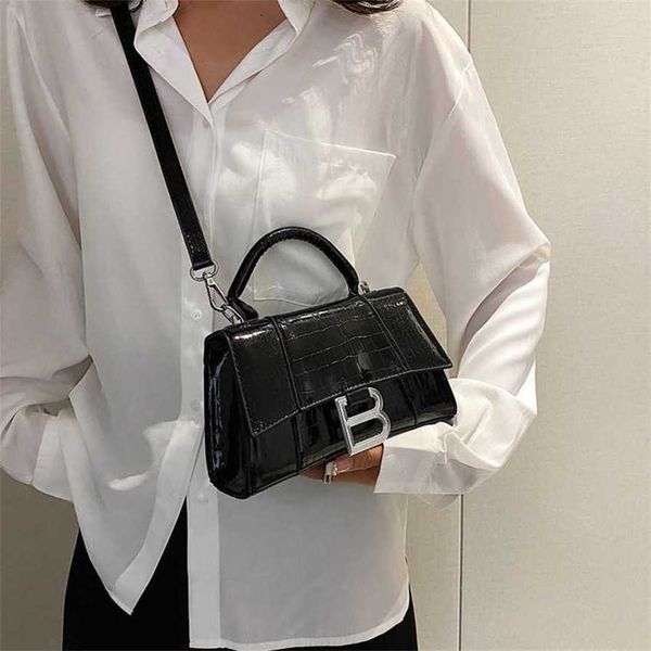 17% off 2023 handbag handheld hourglass new laser fashion shoulder family silver diagonal straddle small live broadcast women's bag
17% off 2023 handbag handheld hourglass new laser fashion shoulder family silver diagonal straddle small live broadcast women's bag