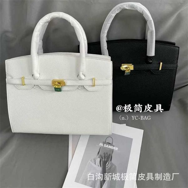 17% off 2023 fashion hand handheld kelly new large capacity single shoulder messenger silk scarf wedding bag fashion live broadcast
17% off 2023 fashion hand handheld kelly new large capacity single shoulder messenger silk scarf wedding bag fashion live broadcast