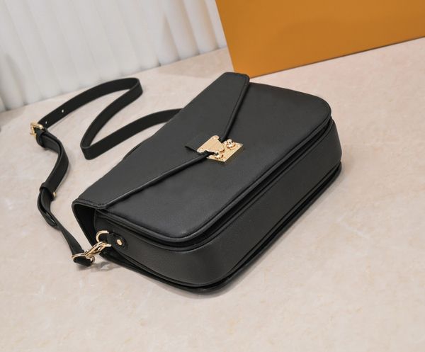 designer shoulder bag luxury womens handbags pochette totes quality embossed flower letter empreinte message bags ladies fashion crossbody p
designer shoulder bag luxury womens handbags pochette totes quality embossed flower letter empreinte message bags ladies fashion crossbody p