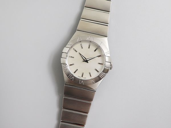 8848 watch swiss 1376 quartz movement precision steel strap sapphire crystal glass diameter 24mm or 27mm waterproof, Slivery;golden
8848 watch swiss 1376 quartz movement precision steel strap sapphire crystal glass diameter 24mm or 27mm waterproof, Slivery;golden