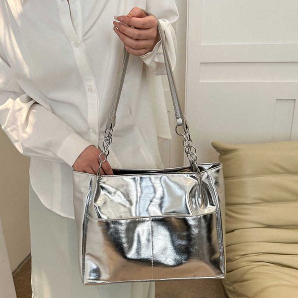 tote bag 2023 new fashion woman high capacity chain shoulder bags brand designer thread silver handbag pair strap messenger bag 230511
tote bag 2023 new fashion woman high capacity chain shoulder bags brand designer thread silver handbag pair strap messenger bag 230511