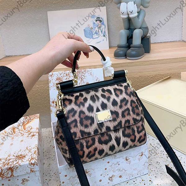 designer shoulder bag leather women purse flap handbag temperament crossbody bags lady fashion leather handbags removable shoulders strap 23
designer shoulder bag leather women purse flap handbag temperament crossbody bags lady fashion leather handbags removable shoulders strap 23