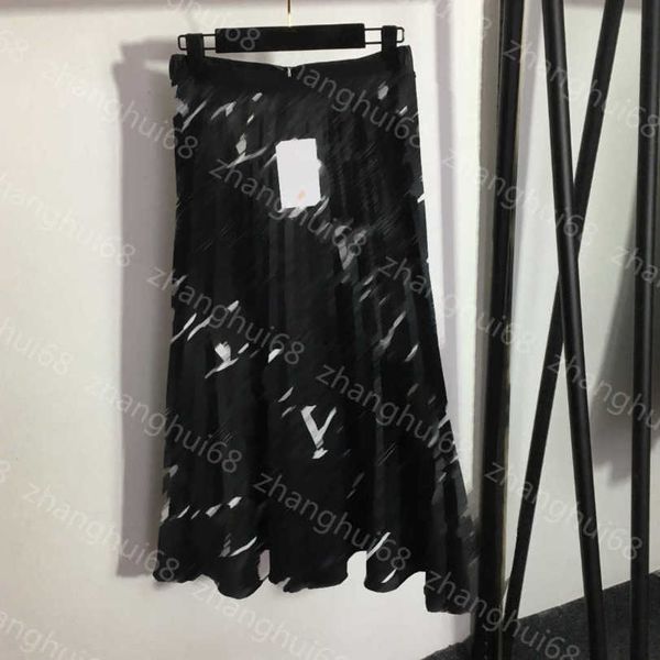 23ss womens designer clothing designer skirts full letter printing high-waisted pleated half skirt women clothes a1, Black
23ss womens designer clothing designer skirts full letter printing high-waisted pleated half skirt women clothes a1, Black