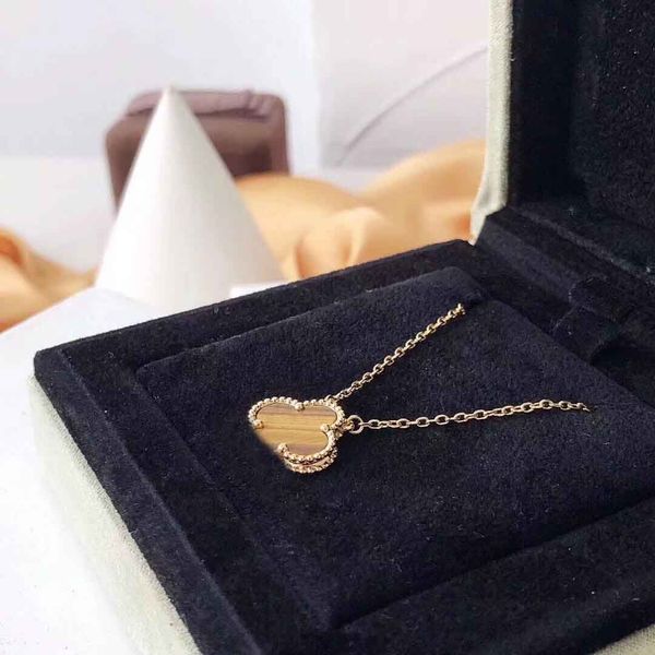 2023 luxury quality v gold material charm pendant necklace with tiger eye stone stud earring have box stamp ps5008, Silver
2023 luxury quality v gold material charm pendant necklace with tiger eye stone stud earring have box stamp ps5008, Silver