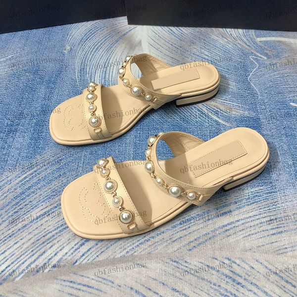 designer womens slippers pearl flat sandals alphabet print luxury summer slippers small low heels 2.5cm outdoor beach shoes flip flops dress, Black
designer womens slippers pearl flat sandals alphabet print luxury summer slippers small low heels 2.5cm outdoor beach shoes flip flops dress, Black