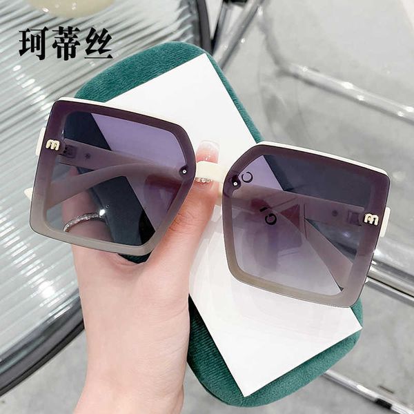 new mm women's polarized tac sheet fashion sunglasses korean large frame glasses uv resistant, White;black
new mm women's polarized tac sheet fashion sunglasses korean large frame glasses uv resistant, White;black