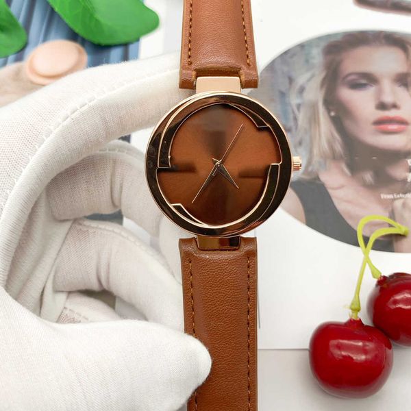 2023 luxury women watch 38mm new fashion women watches leather strap lady quartz wristwatch, Slivery;black
2023 luxury women watch 38mm new fashion women watches leather strap lady quartz wristwatch, Slivery;black
