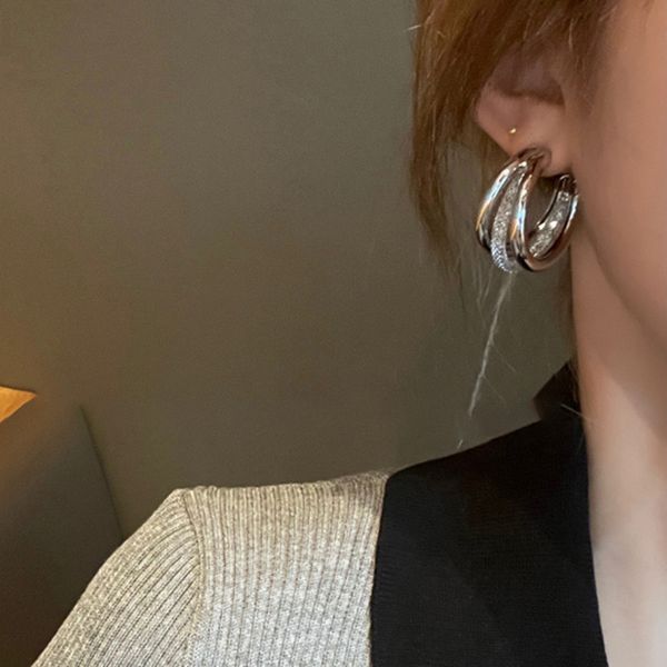 s3643 fashion jewelry metal geometric c shape stud earrings for women s925 silver needle zircon niche design earrings, Golden;silver
s3643 fashion jewelry metal geometric c shape stud earrings for women s925 silver needle zircon niche design earrings, Golden;silver
