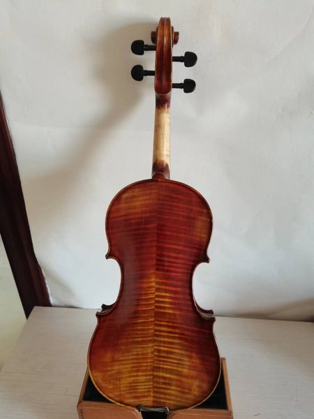 master violin 4/4 guarneri model solid flamed maple back old spruce k2916 
master violin 4/4 guarneri model solid flamed maple back old spruce k2916