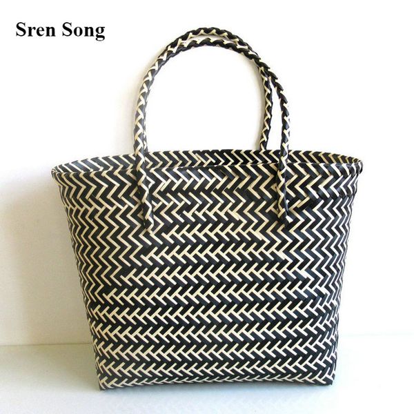evening bags women plastic shoulder woven handbbags vegetable basket striped color matching beach bag fashion females 230510
evening bags women plastic shoulder woven handbbags vegetable basket striped color matching beach bag fashion females 230510