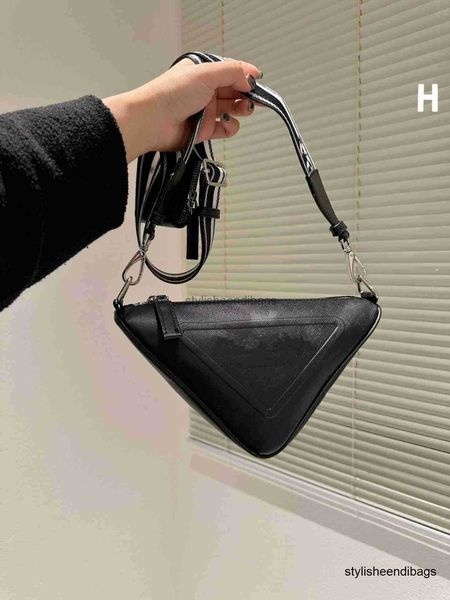 designer bags designer shoulder phone bag high-quality women leather handbag men triangle mini coin case wallet purse luxury crossbody 2 pcs
designer bags designer shoulder phone bag high-quality women leather handbag men triangle mini coin case wallet purse luxury crossbody 2 pcs