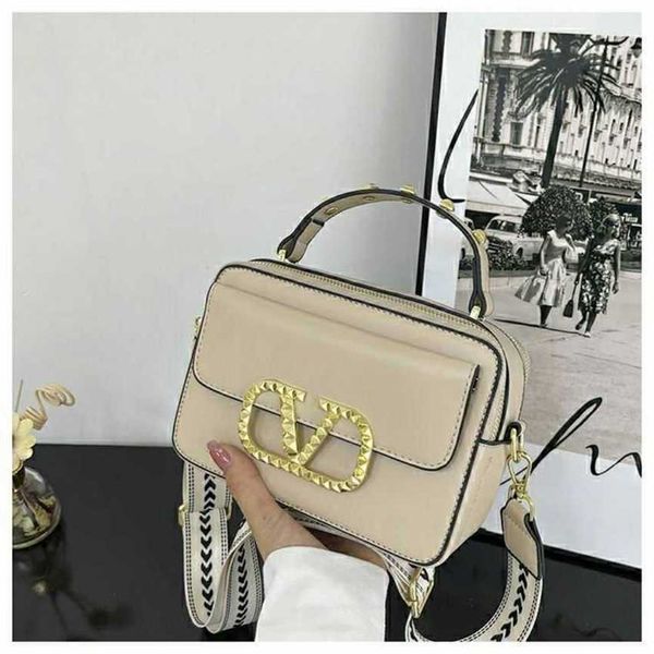 30% off 2023 fashion handbag beauty light luxury trendy ins small warren family solid color versatile high women's french handheld squa
30% off 2023 fashion handbag beauty light luxury trendy ins small warren family solid color versatile high women's french handheld squa