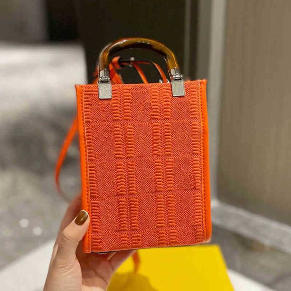 designer mini tote women embroidery handbag amber handle shoulder bags messenger crossbody clutch lady purse 220524
designer mini tote women embroidery handbag amber handle shoulder bags messenger crossbody clutch lady purse 220524
