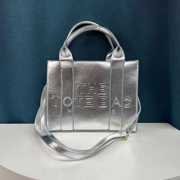 designer patent leather handbag leather liquid metal women tote bag shoulder casual shopping bag letter decoration multifunctional adjustabl
designer patent leather handbag leather liquid metal women tote bag shoulder casual shopping bag letter decoration multifunctional adjustabl