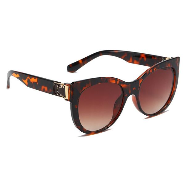 sunglasses for men women summer style anti-ultraviolet retro plate square frame glasses random box, White;black 
sunglasses for men women summer style anti-ultraviolet retro plate square frame glasses random box, White;black