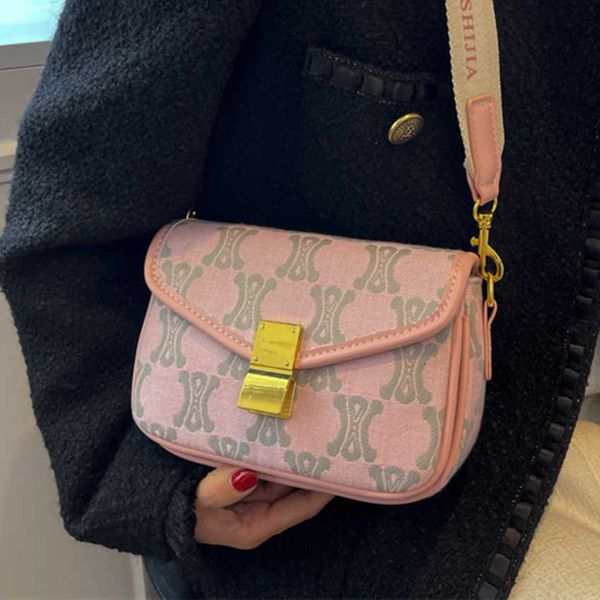 50% off 2023 fashion hand advanced feeling new trend popular small women's fashion lock buckle diagonal shoulder bag
50% off 2023 fashion hand advanced feeling new trend popular small women's fashion lock buckle diagonal shoulder bag