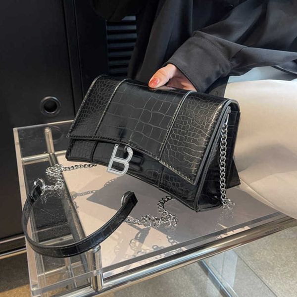 27% off 2023 fashion hand hourglass women's shoulder silver chain crossbody bag high-end and versatile new internet celebrity style
27% off 2023 fashion hand hourglass women's shoulder silver chain crossbody bag high-end and versatile new internet celebrity style