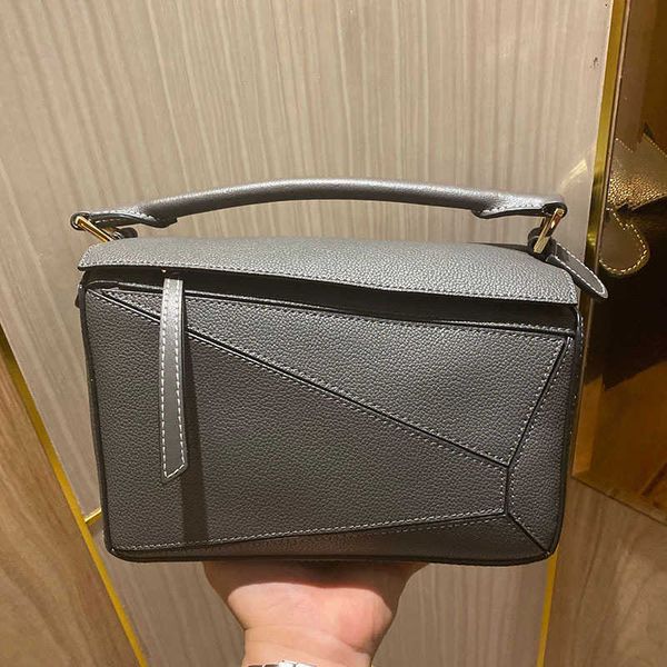 luxury designer genuine leather handbags mid size bag puzzles splicing cross-body handbag pillow hobo bags for women bolsa feminina
luxury designer genuine leather handbags mid size bag puzzles splicing cross-body handbag pillow hobo bags for women bolsa feminina