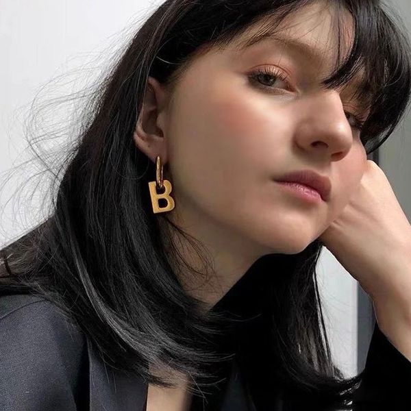fashionable metal heavy industry b letter detachable dual-purpose stud earrings, Golden
fashionable metal heavy industry b letter detachable dual-purpose stud earrings, Golden